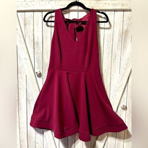 Precious Classy Special Occasion Burgundy dress!? Grand Compliments 🌹
